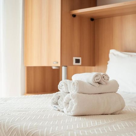 Adria Beach Hotel 阿尔巴·阿德里亚蒂卡 外观 照片